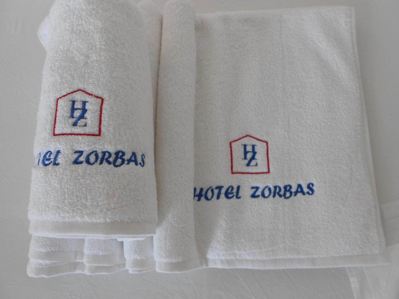 Zorbas Hotel & Studios ピタゴリオ エクステリア 写真